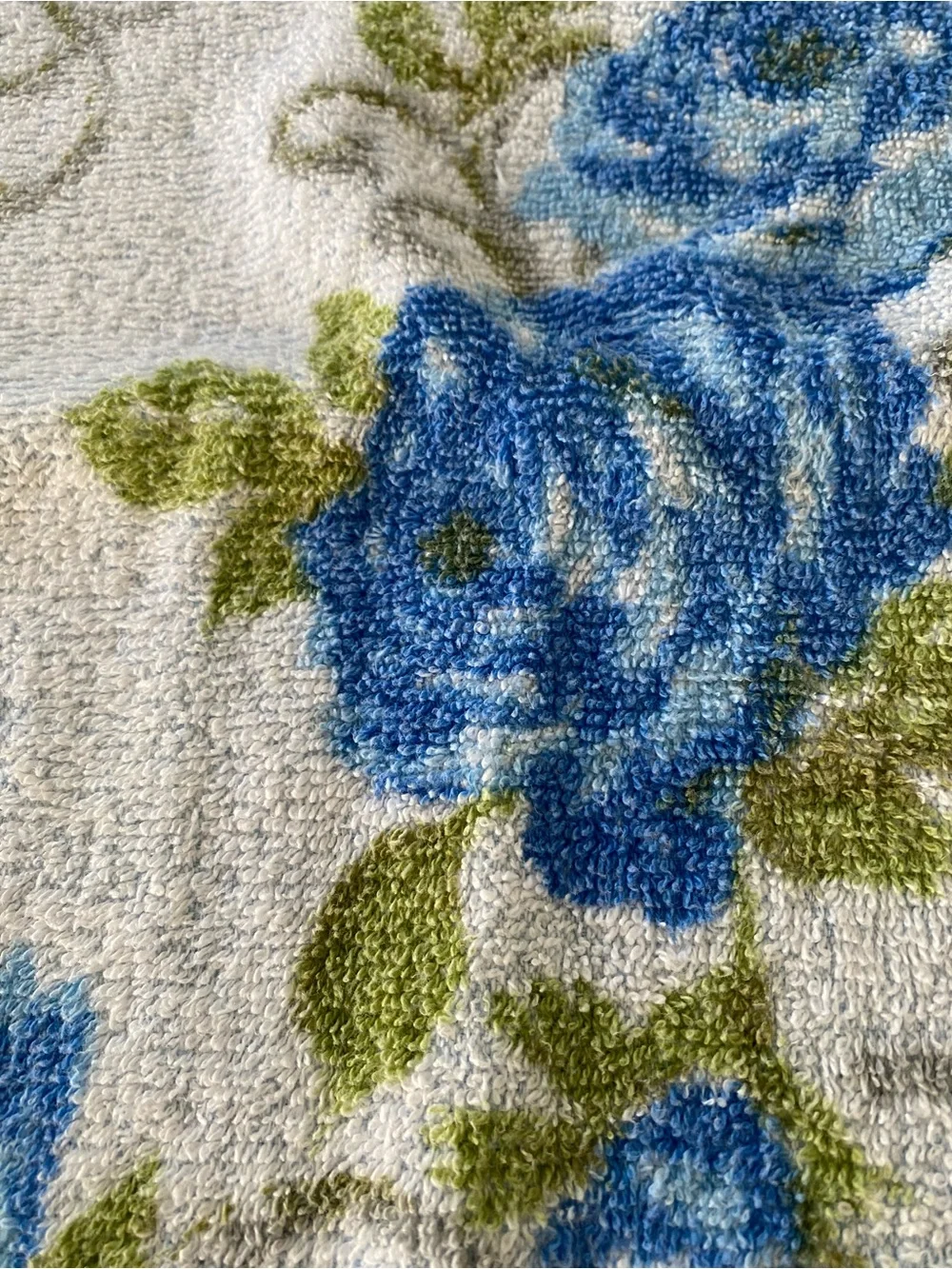 Vintage 1960s Mid Century MCM Blue Floral Bathroom Towel